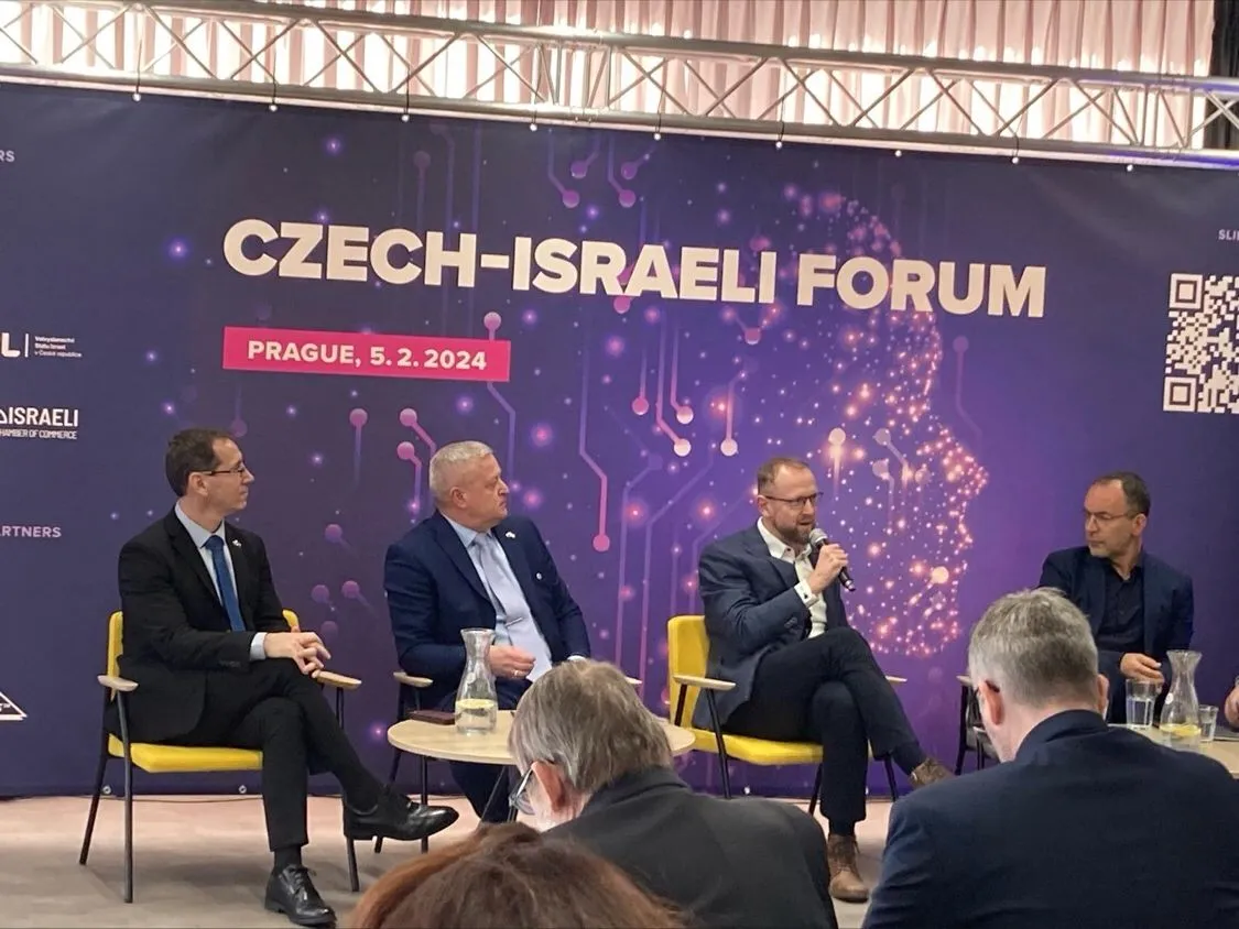 Omer Frank (Elbit Systems Ltd.), Miroslav Žižka (LPP holding a.s.) Sagi Mizrahi (Bagira) and David Marek (Tachles VC) at the Czech-Israeli Forum - image by David Marek's LinkedIn page